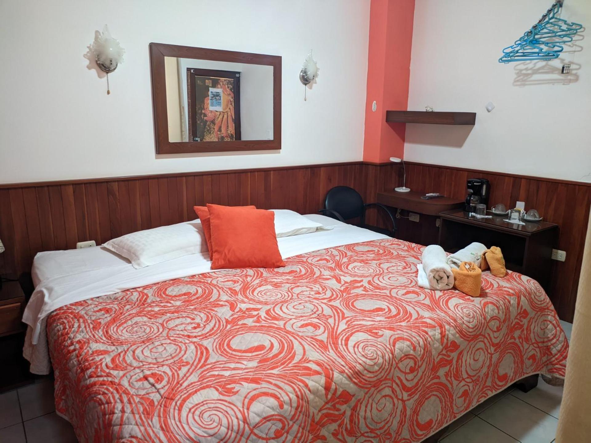 Hotel Sun Island Puerto Villamil Esterno foto