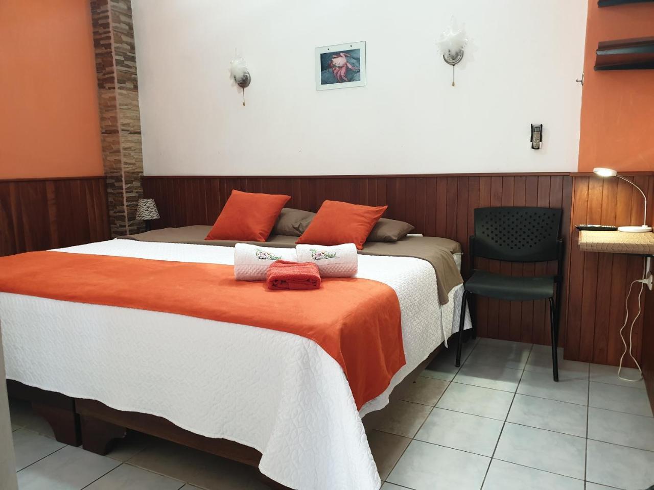 Hotel Sun Island Puerto Villamil Esterno foto